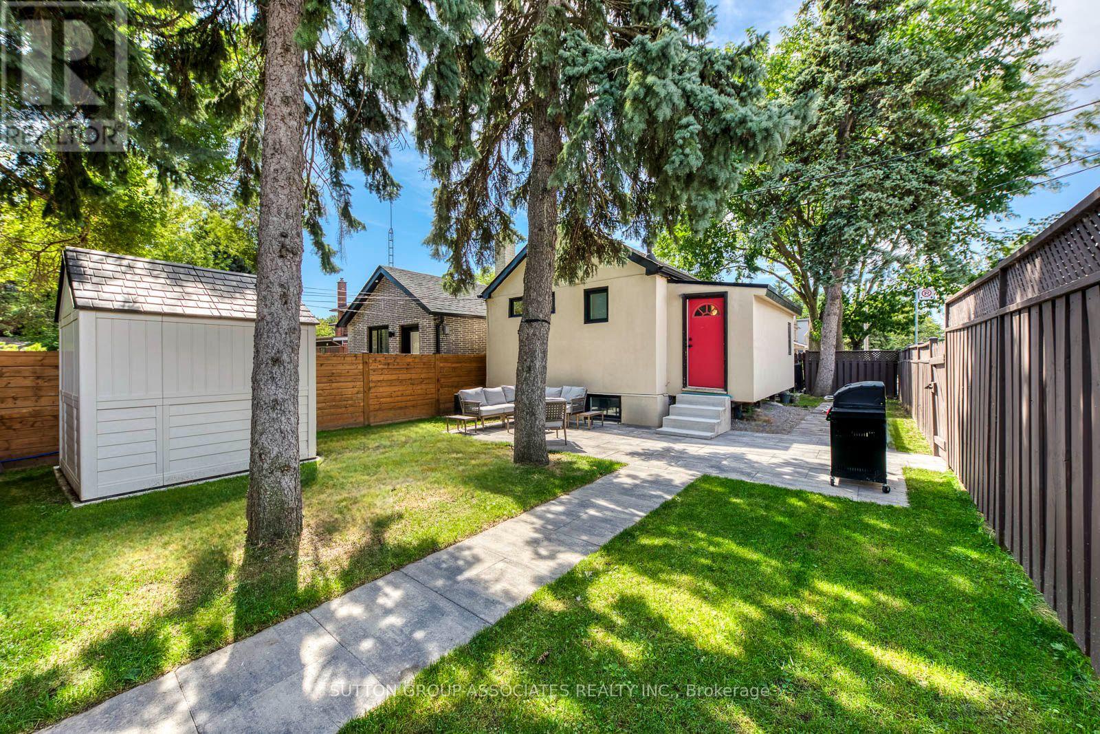 359 Harvie Avenue, Toronto, Ontario  M6E 4L6 - Photo 20 - W12480707
