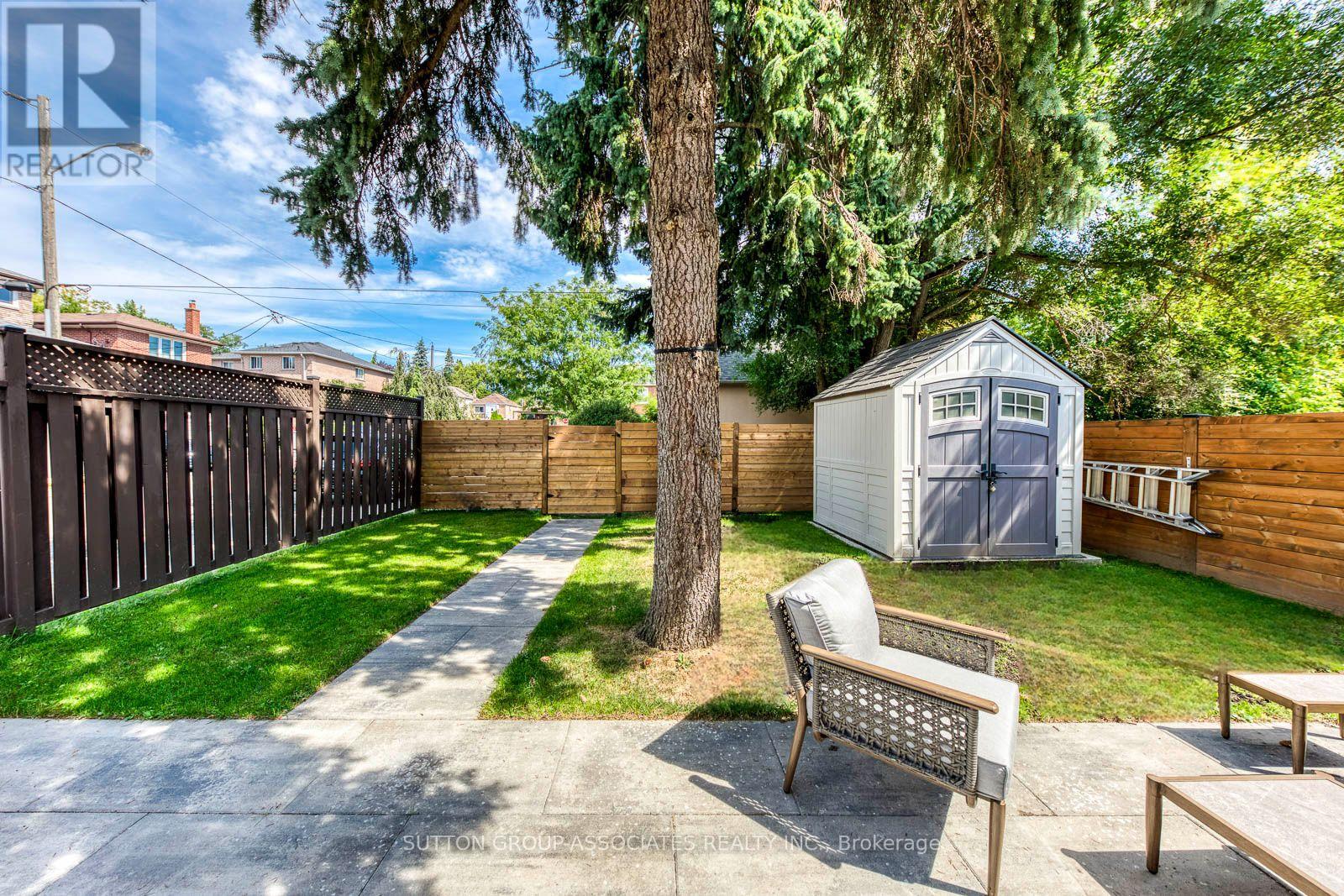 359 Harvie Avenue, Toronto, Ontario  M6E 4L6 - Photo 21 - W12480707