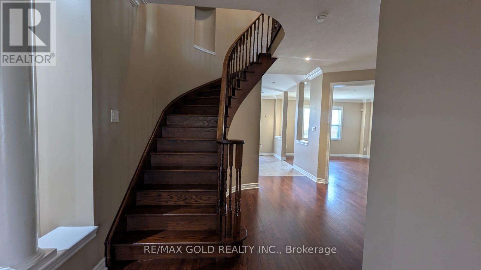 3 Borneo Crescent, Brampton, Ontario  L6R 3C7 - Photo 11 - W12480726