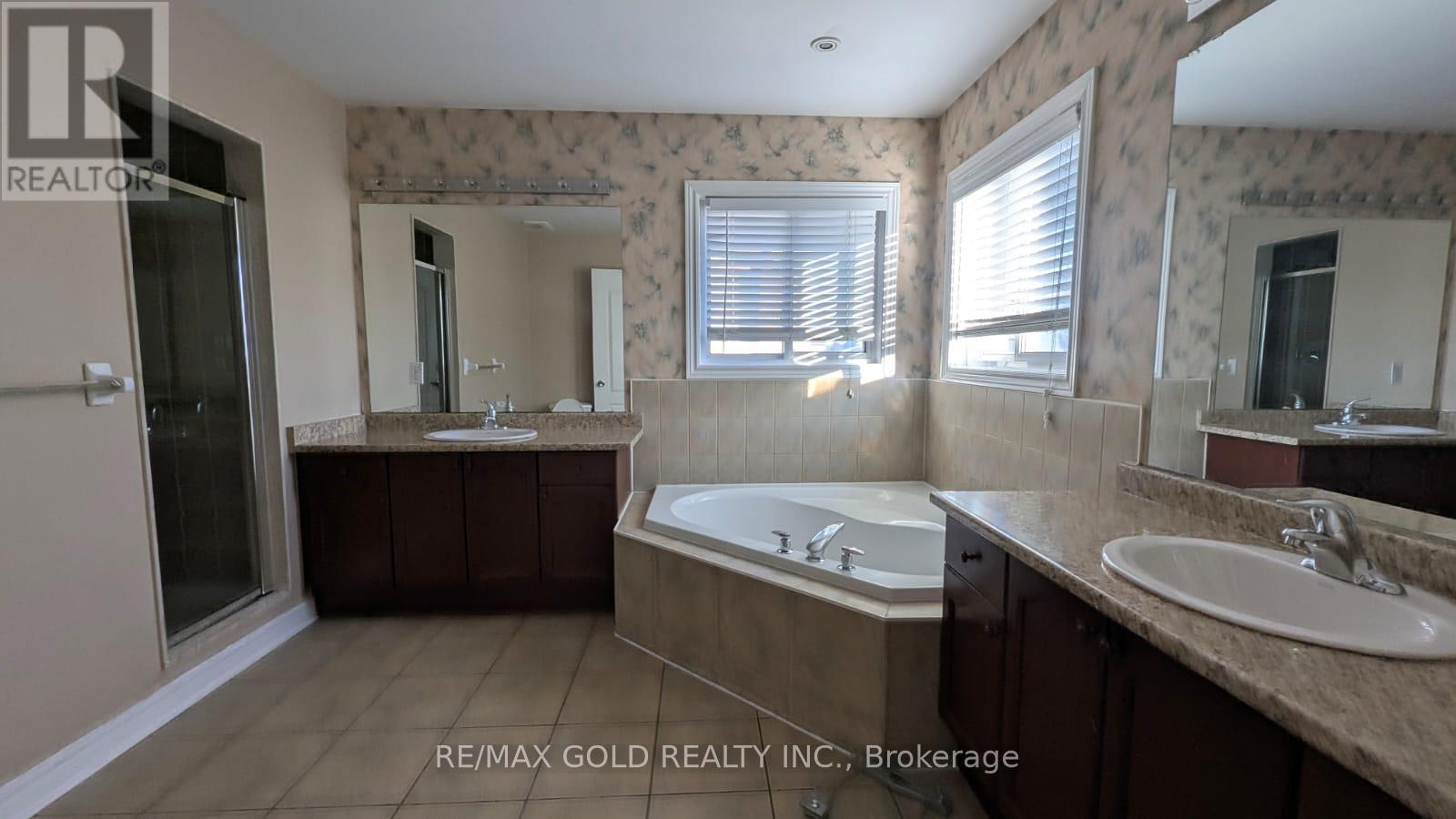 3 Borneo Crescent, Brampton, Ontario  L6R 3C7 - Photo 14 - W12480726