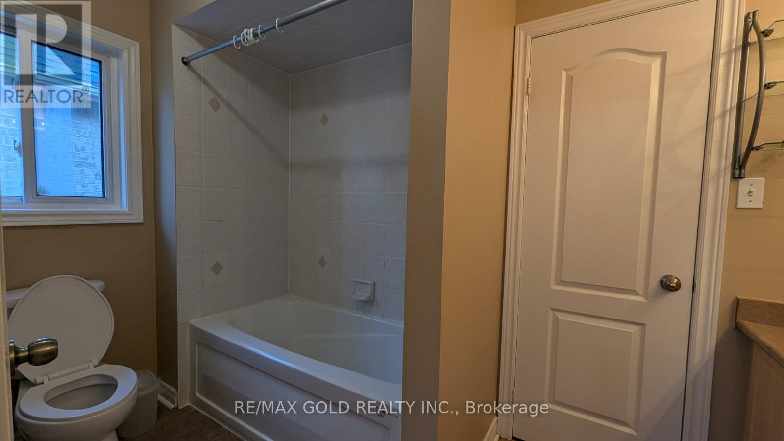 3 Borneo Crescent, Brampton, Ontario  L6R 3C7 - Photo 17 - W12480726