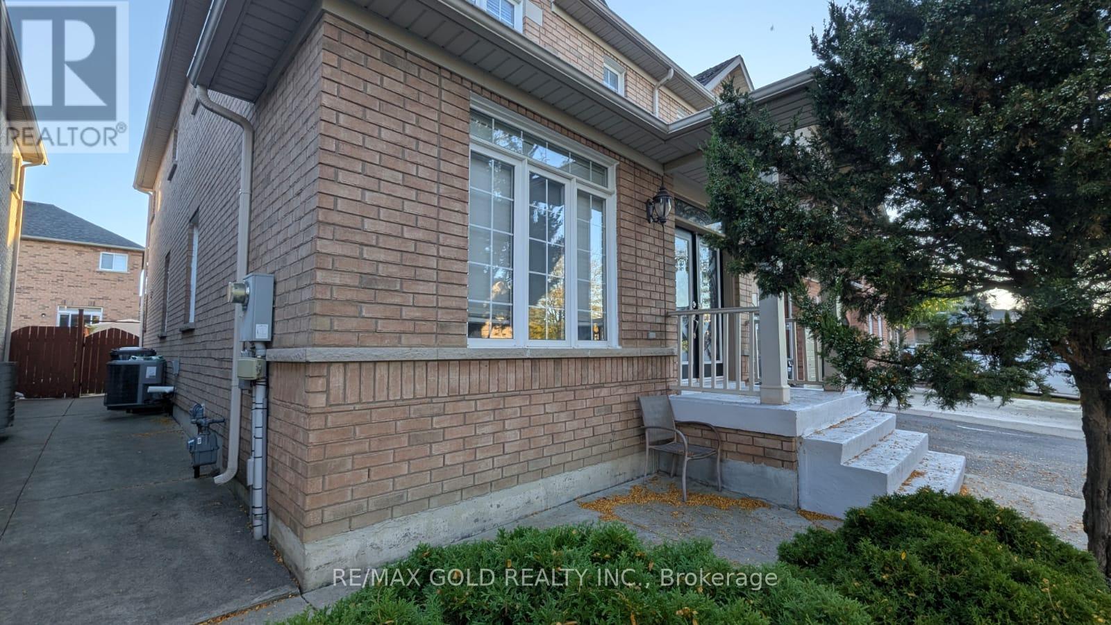 3 Borneo Crescent, Brampton, Ontario  L6R 3C7 - Photo 19 - W12480726