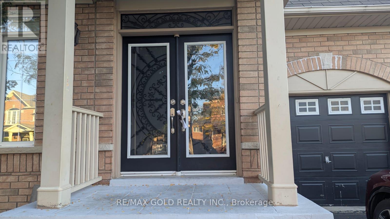 3 Borneo Crescent, Brampton, Ontario  L6R 3C7 - Photo 3 - W12480726
