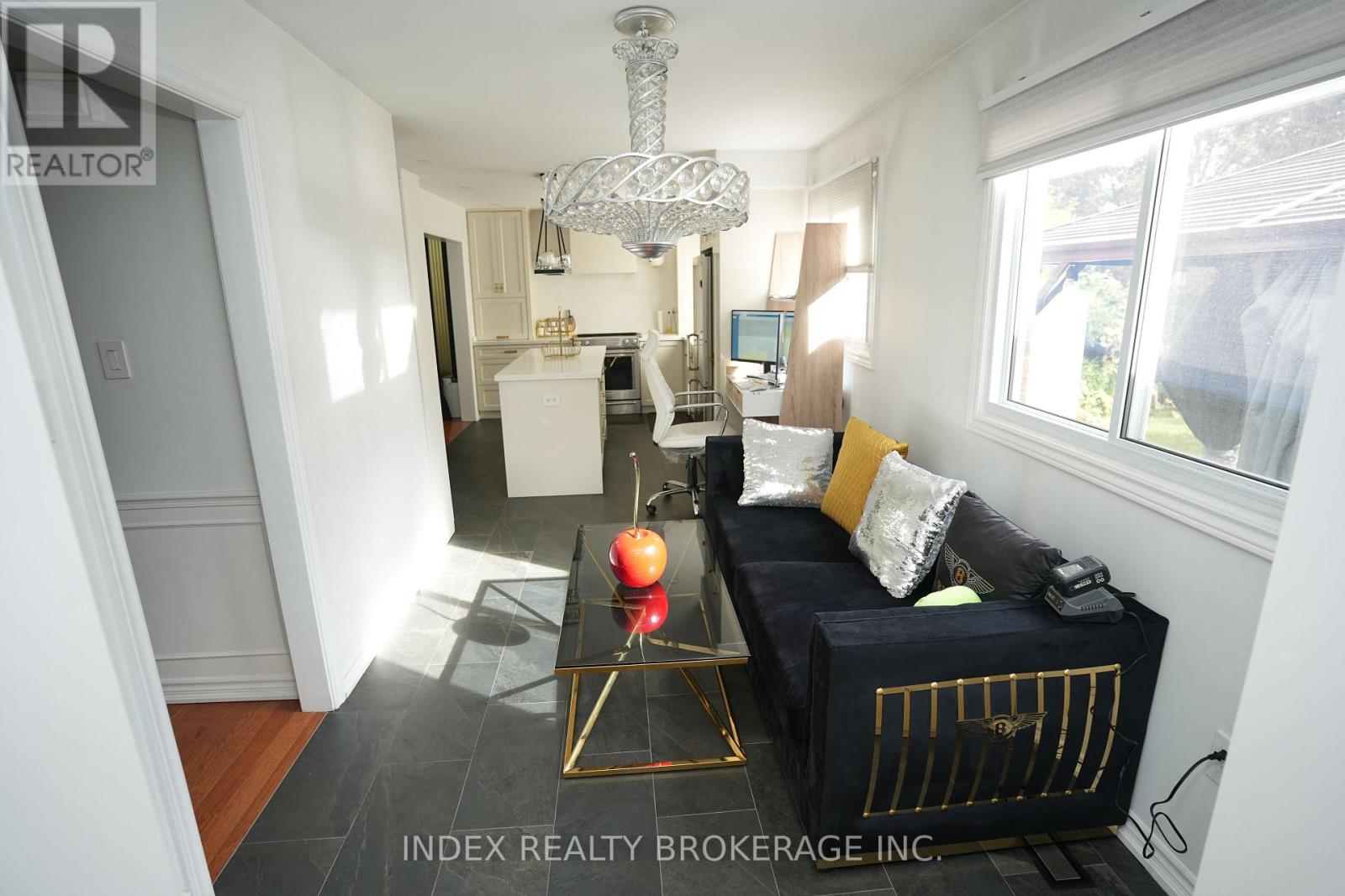 95 Elgin Drive S, Brampton, Ontario  L6Y 2E6 - Photo 10 - W12480727