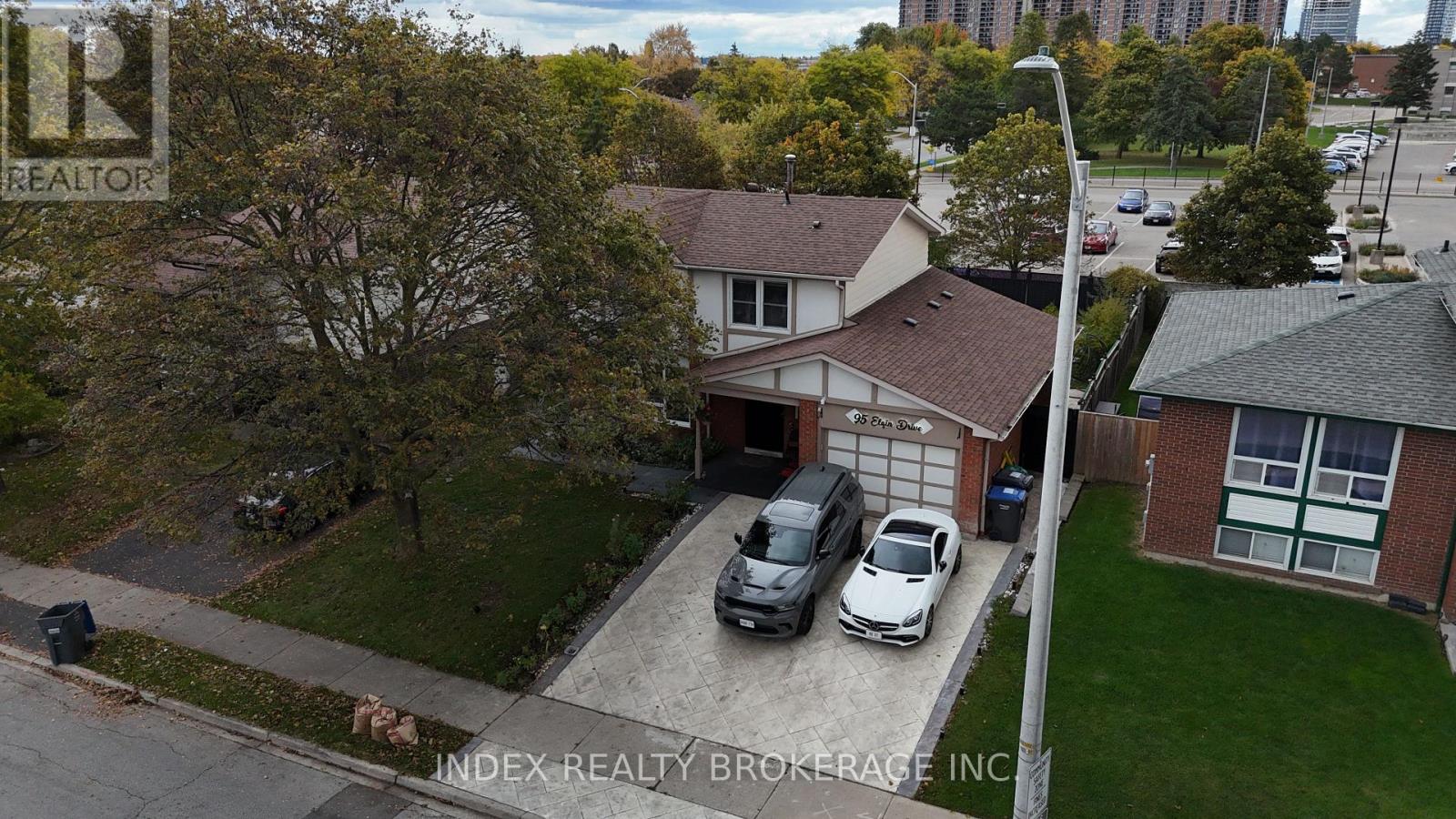 95 Elgin Drive S, Brampton, Ontario  L6Y 2E6 - Photo 4 - W12480727