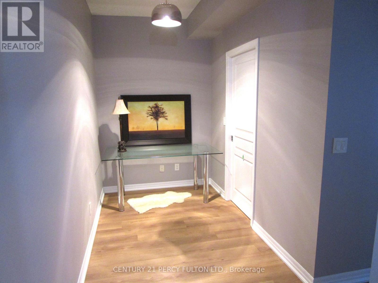 1201 - 225 Webb Drive, Mississauga, Ontario  L5B 4P2 - Photo 6 - W12480746