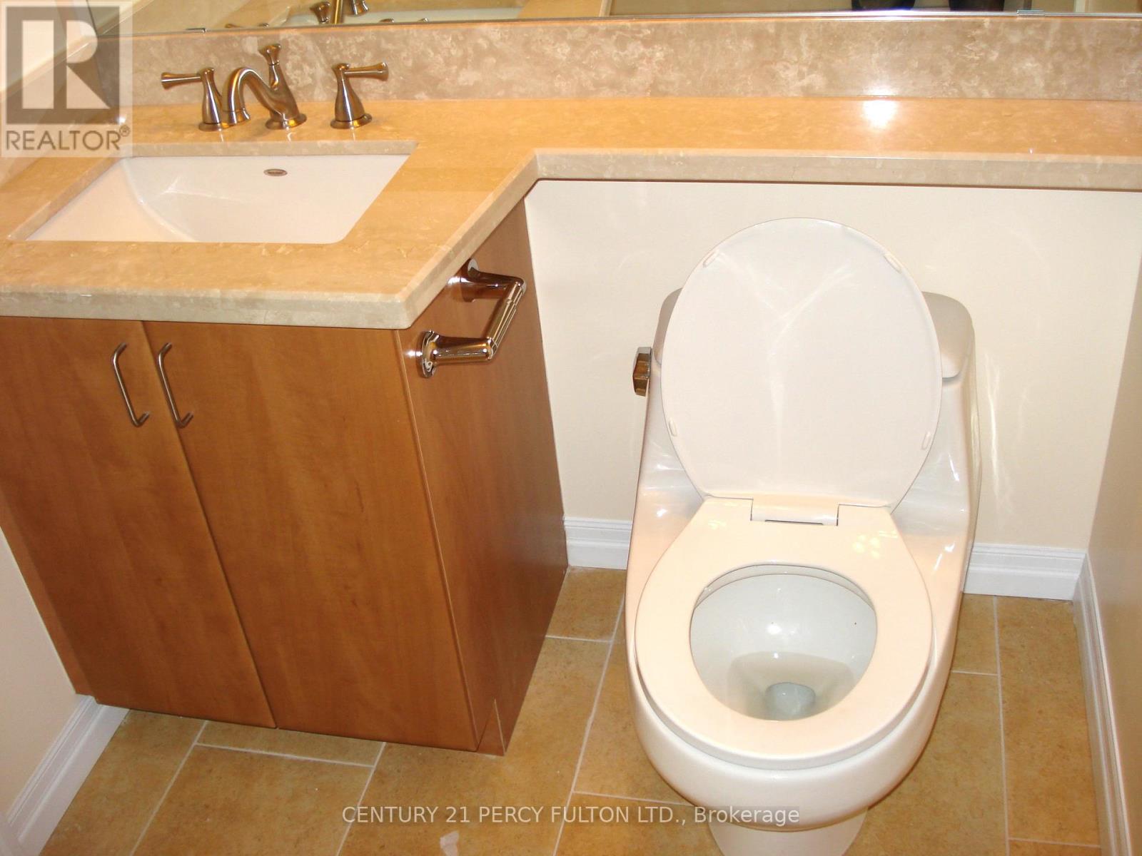 1201 - 225 Webb Drive, Mississauga, Ontario  L5B 4P2 - Photo 8 - W12480746