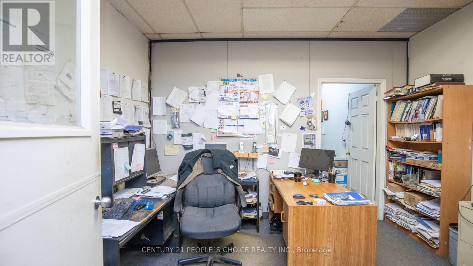 697 Petrolia Road, Toronto, Ontario  M3J 2N6 - Photo 22 - W12480750
