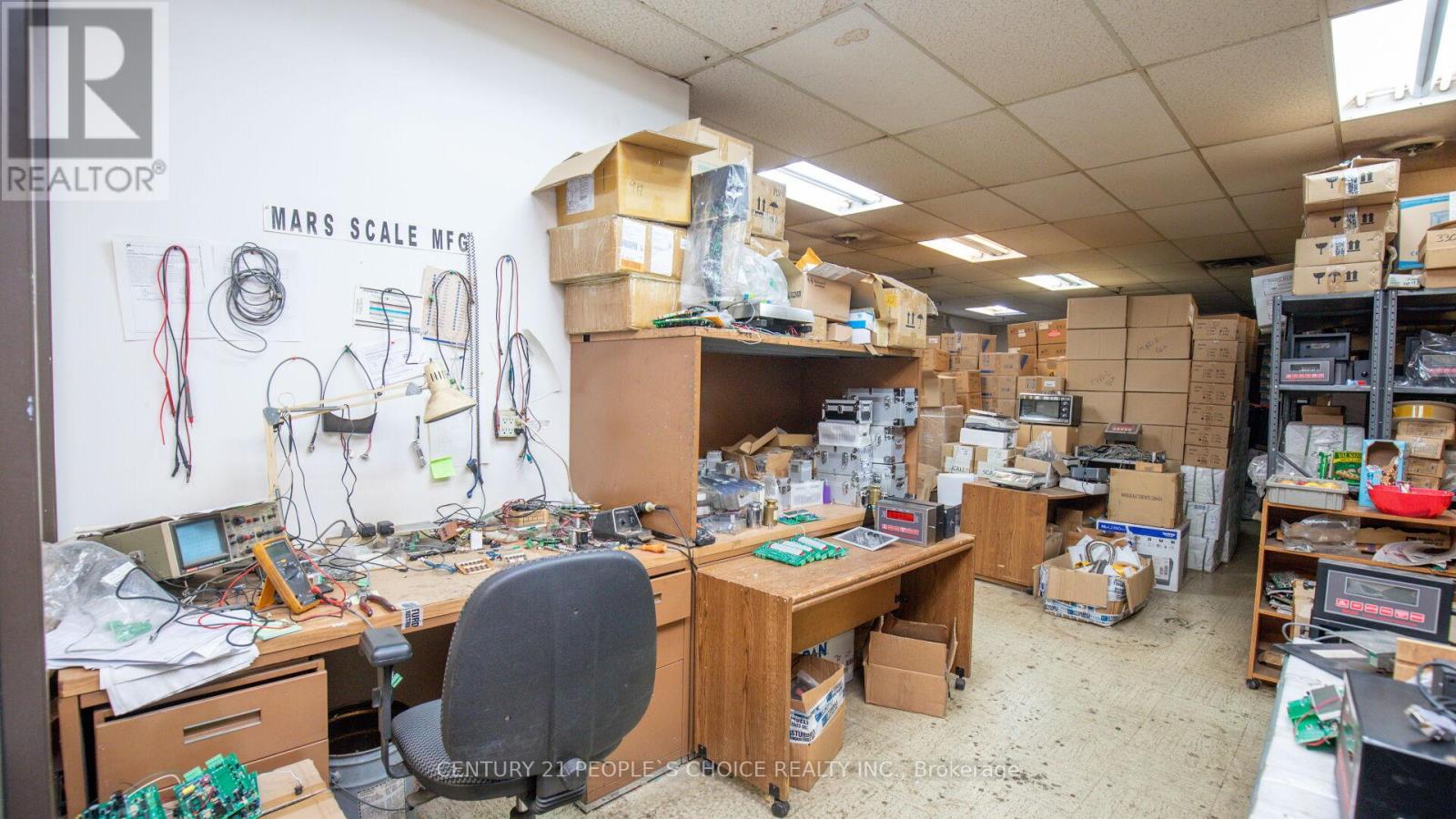 697 Petrolia Road, Toronto, Ontario  M3J 2N6 - Photo 25 - W12480750
