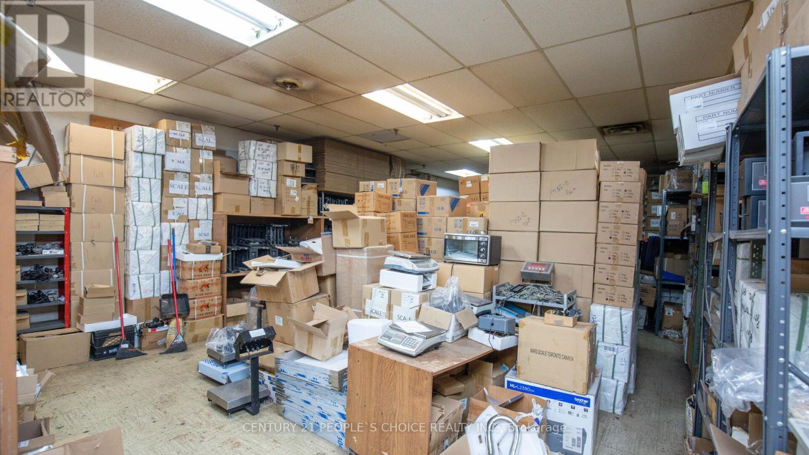 697 Petrolia Road, Toronto, Ontario  M3J 2N6 - Photo 27 - W12480750
