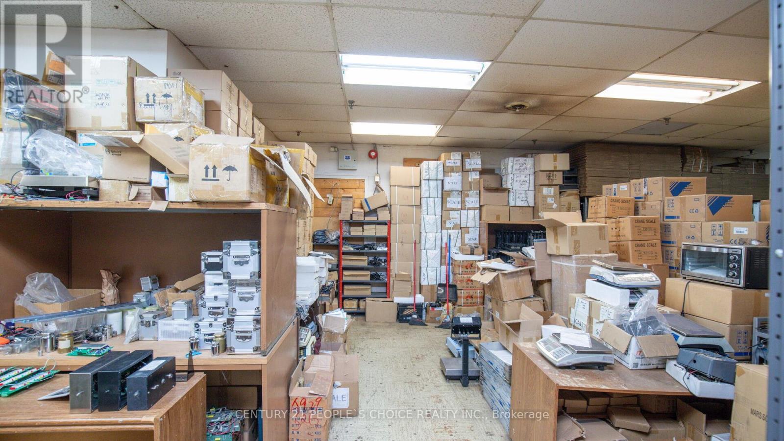697 Petrolia Road, Toronto, Ontario  M3J 2N6 - Photo 28 - W12480750