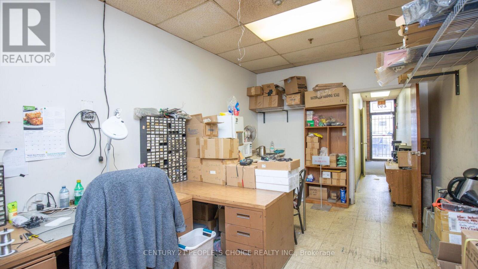 697 Petrolia Road, Toronto, Ontario  M3J 2N6 - Photo 31 - W12480750