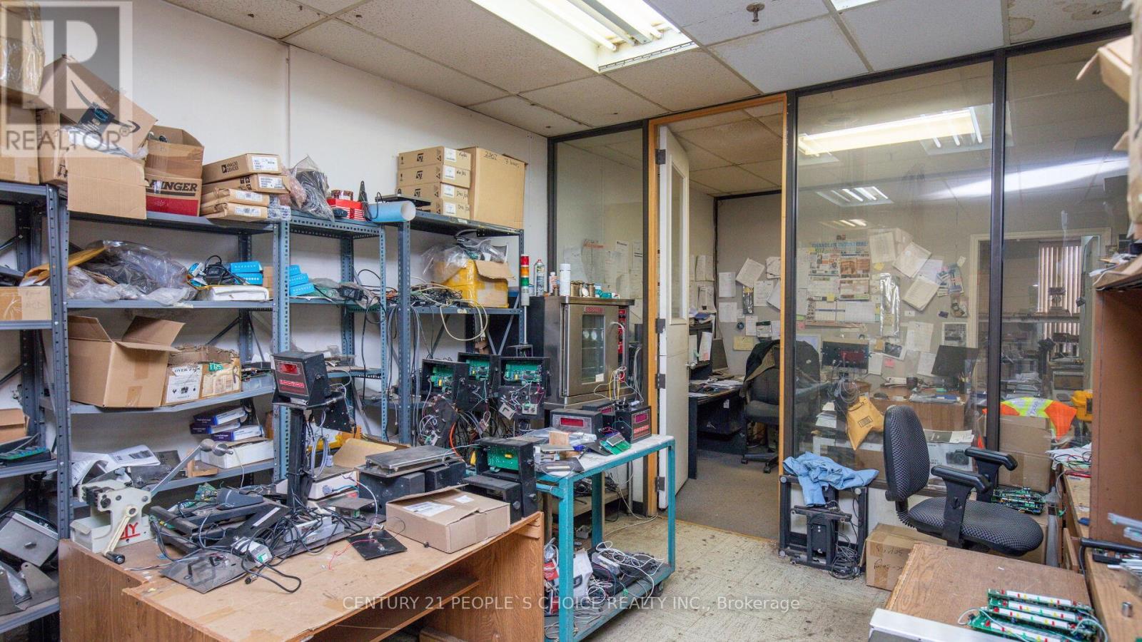 697 Petrolia Road, Toronto, Ontario  M3J 2N6 - Photo 42 - W12480750