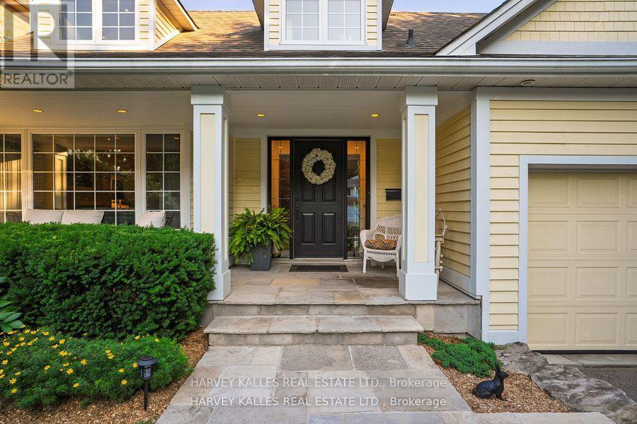 17 Elstree Road, Toronto, Ontario  M9A 3Y9 - Photo 3 - W12480758