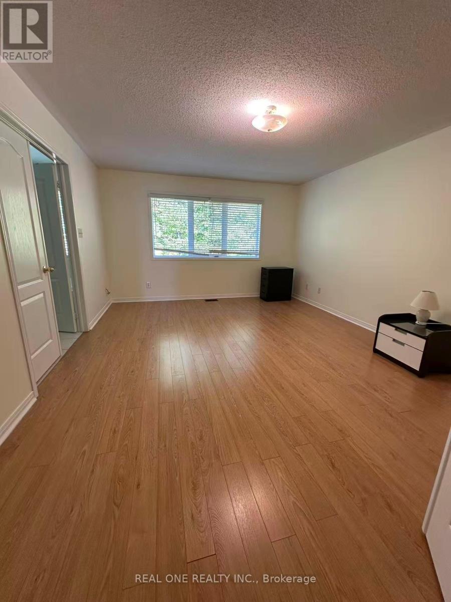 3829 Quiet Creek Drive, Mississauga, Ontario  L5M 8B1 - Photo 11 - W12480787