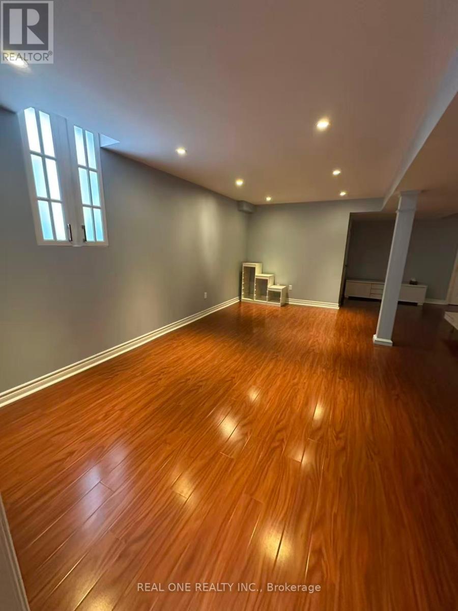3829 Quiet Creek Drive, Mississauga, Ontario  L5M 8B1 - Photo 17 - W12480787