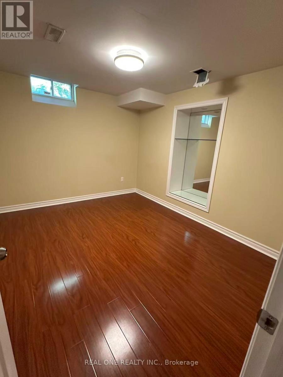 3829 Quiet Creek Drive, Mississauga, Ontario  L5M 8B1 - Photo 19 - W12480787