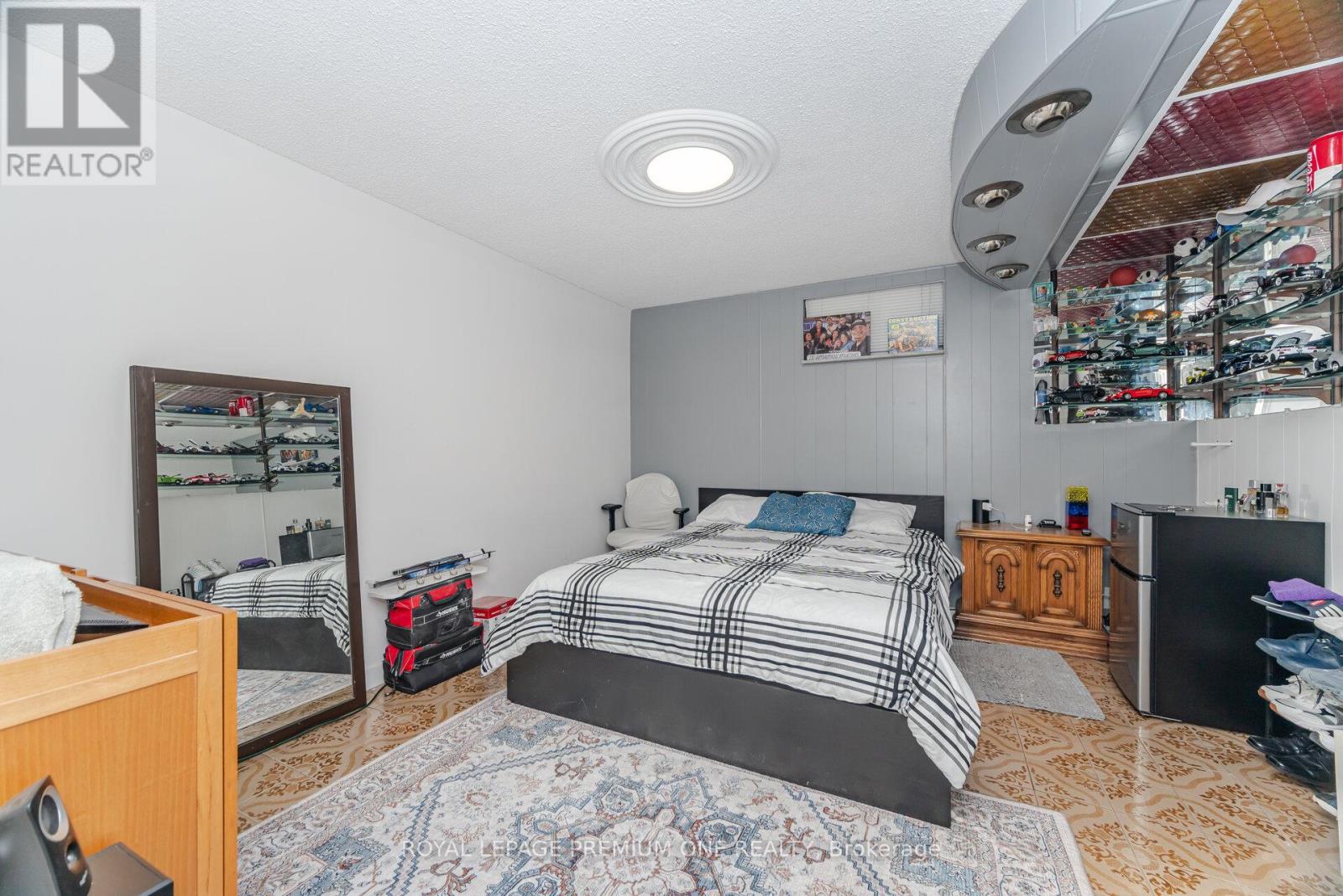 2 Del Ria Drive, Toronto, Ontario  M6L 1M1 - Photo 20 - W12480798
