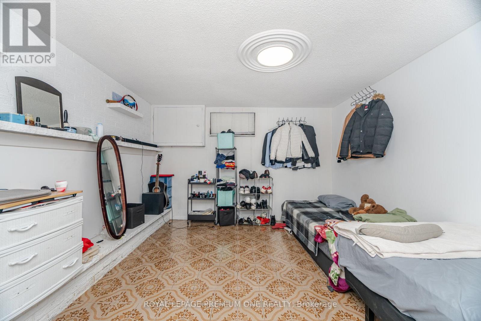 2 Del Ria Drive, Toronto, Ontario  M6L 1M1 - Photo 22 - W12480798