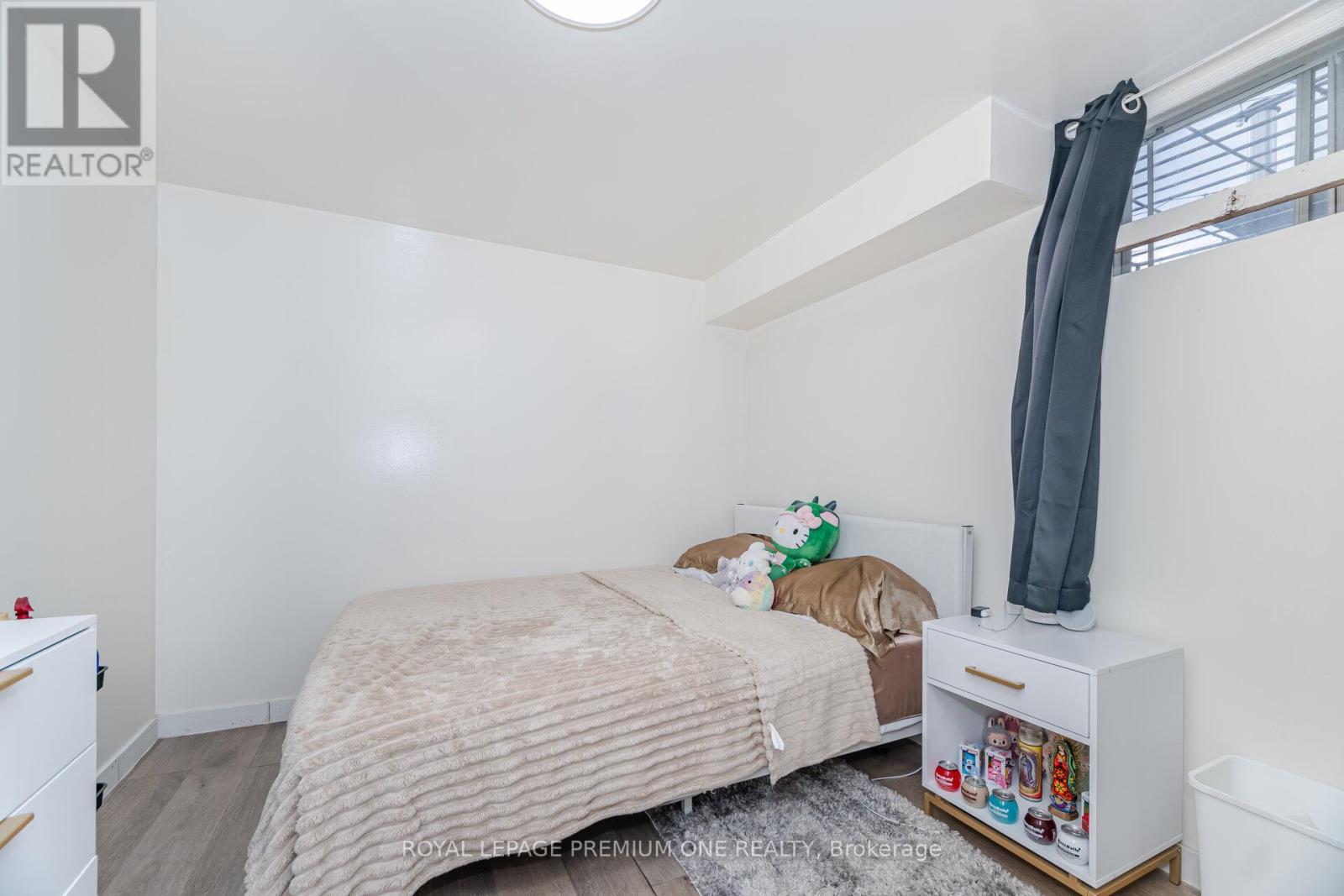 2 Del Ria Drive, Toronto, Ontario  M6L 1M1 - Photo 24 - W12480798