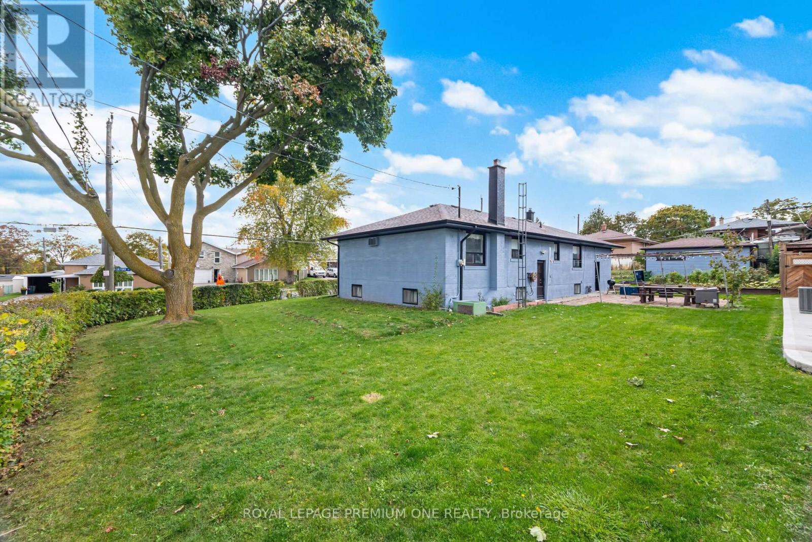 2 Del Ria Drive, Toronto, Ontario  M6L 1M1 - Photo 33 - W12480798
