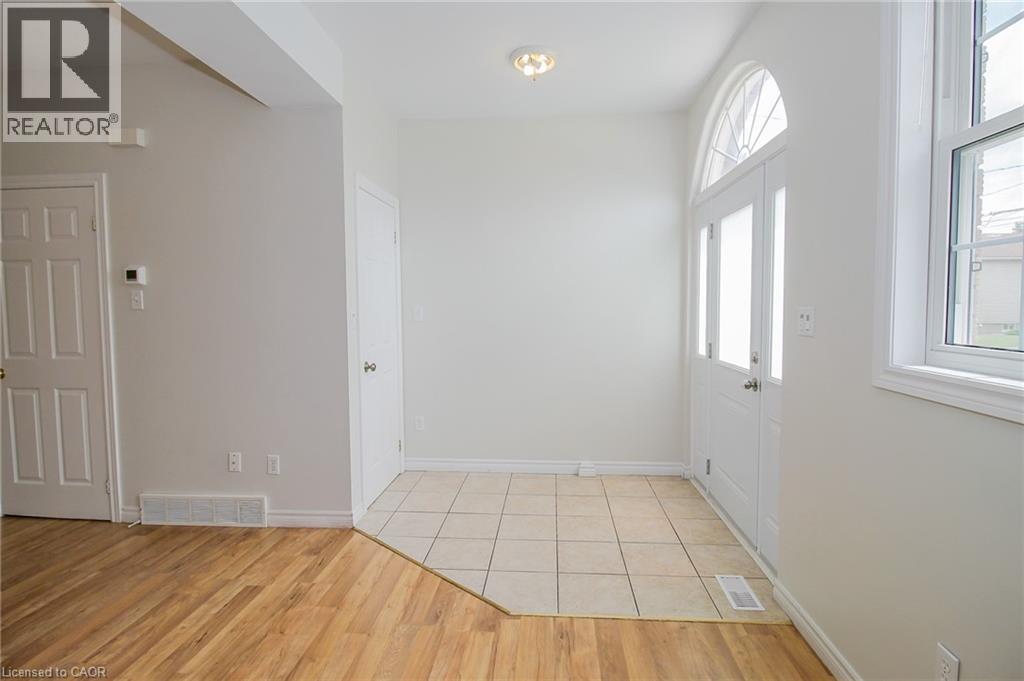 27b Walnut Street, St. Catharines, Ontario  L2T 1H6 - Photo 10 - 40782038