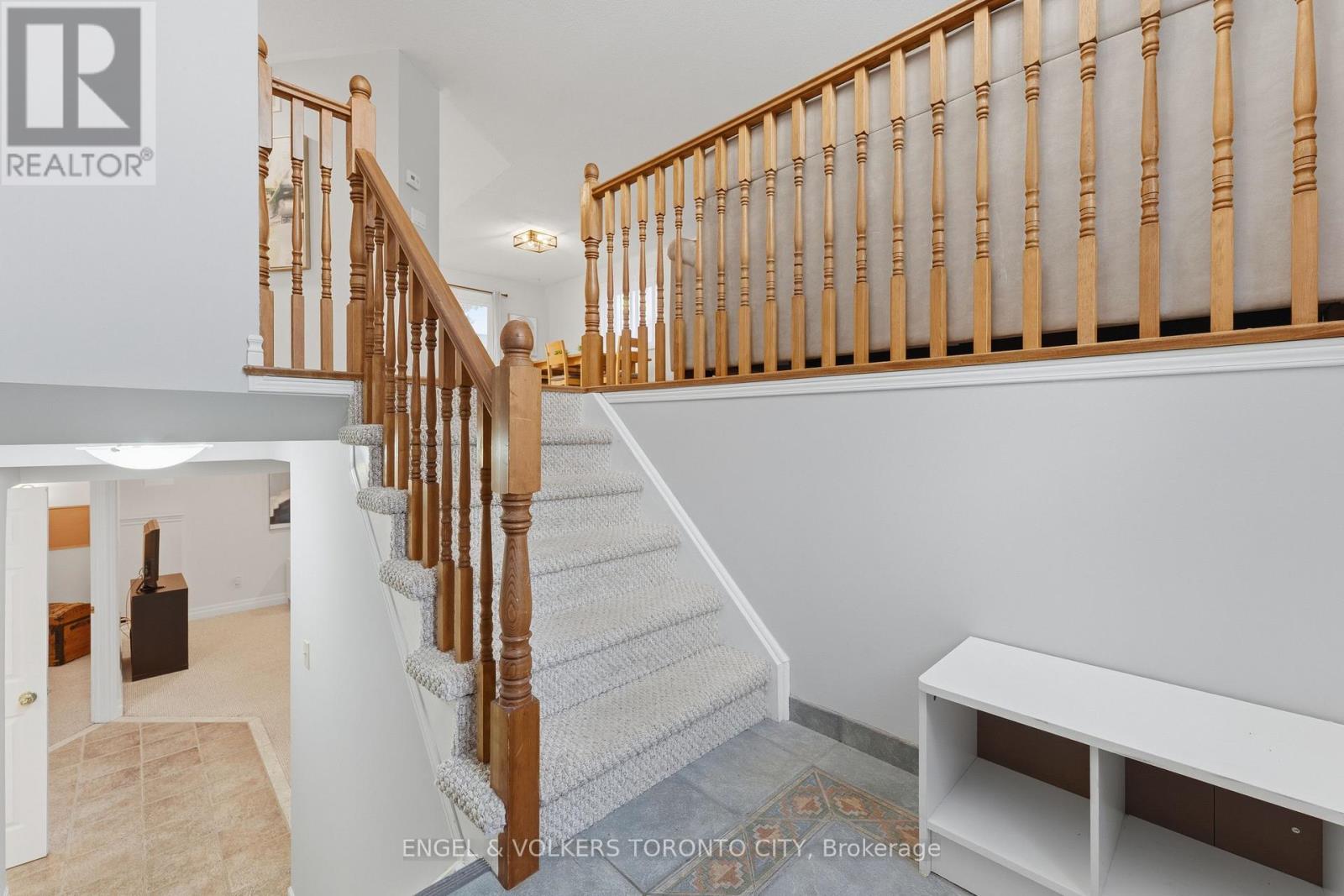 6 Kingsgate Crescent, East Gwillimbury (Mt Albert), Ontario  L0G 1M0 - Photo 17 - N12480796
