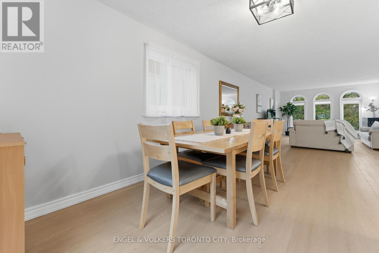 6 Kingsgate Crescent, East Gwillimbury (Mt Albert), Ontario  L0G 1M0 - Photo 15 - N12480796