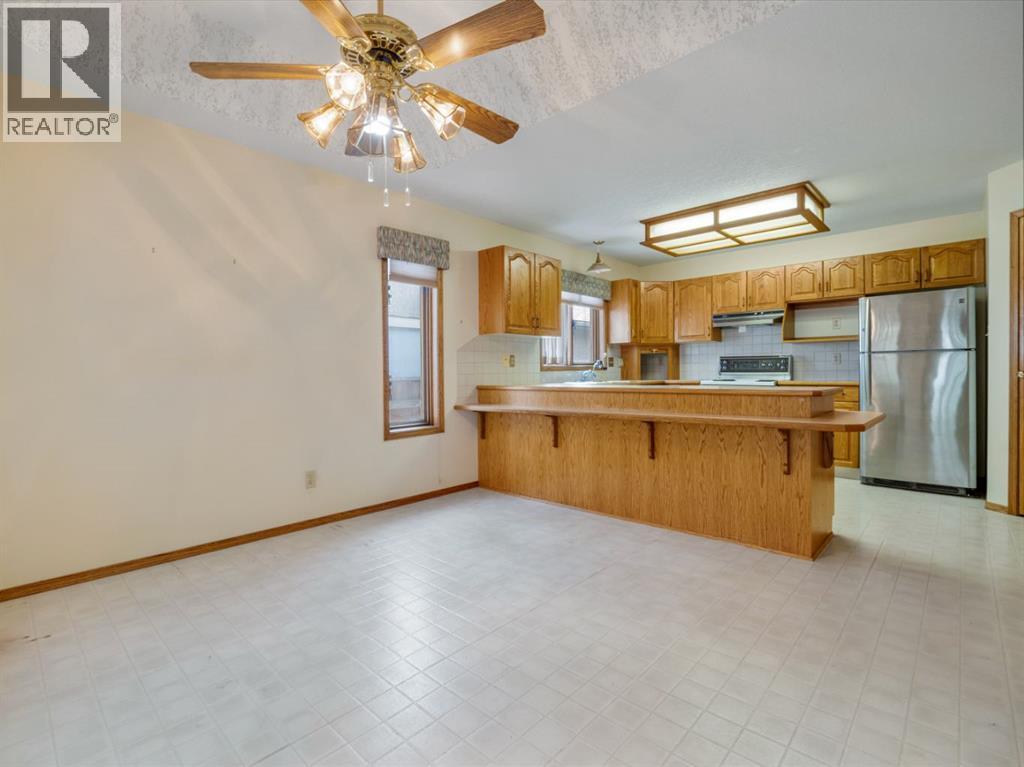 87 Edgewood Boulevard W, Lethbridge, Alberta  T1K 5Z5 - Photo 6 - A2255533