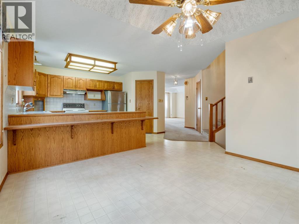 87 Edgewood Boulevard W, Lethbridge, Alberta  T1K 5Z5 - Photo 7 - A2255533