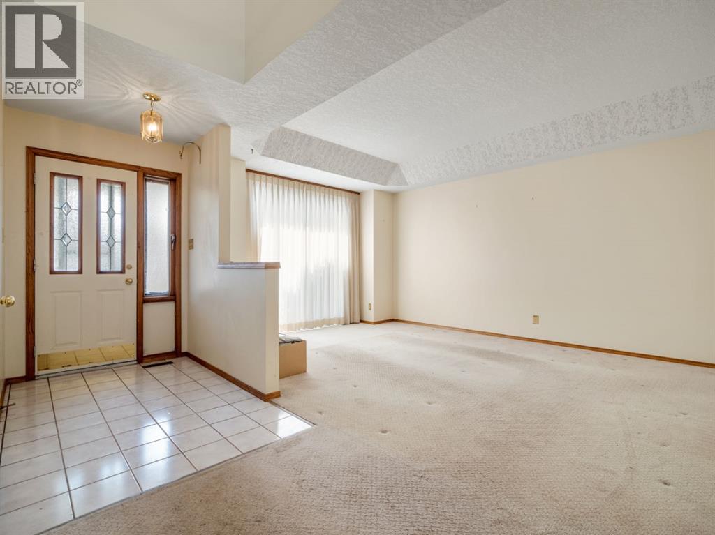 87 Edgewood Boulevard W, Lethbridge, Alberta  T1K 5Z5 - Photo 3 - A2255533