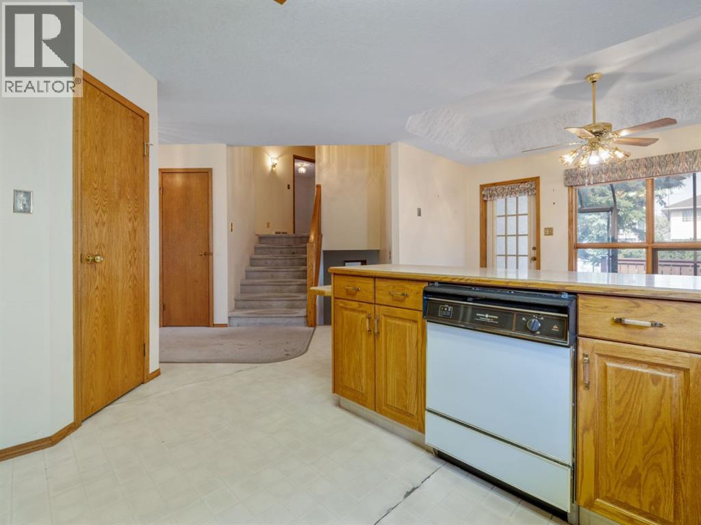 87 Edgewood Boulevard W, Lethbridge, Alberta  T1K 5Z5 - Photo 10 - A2255533