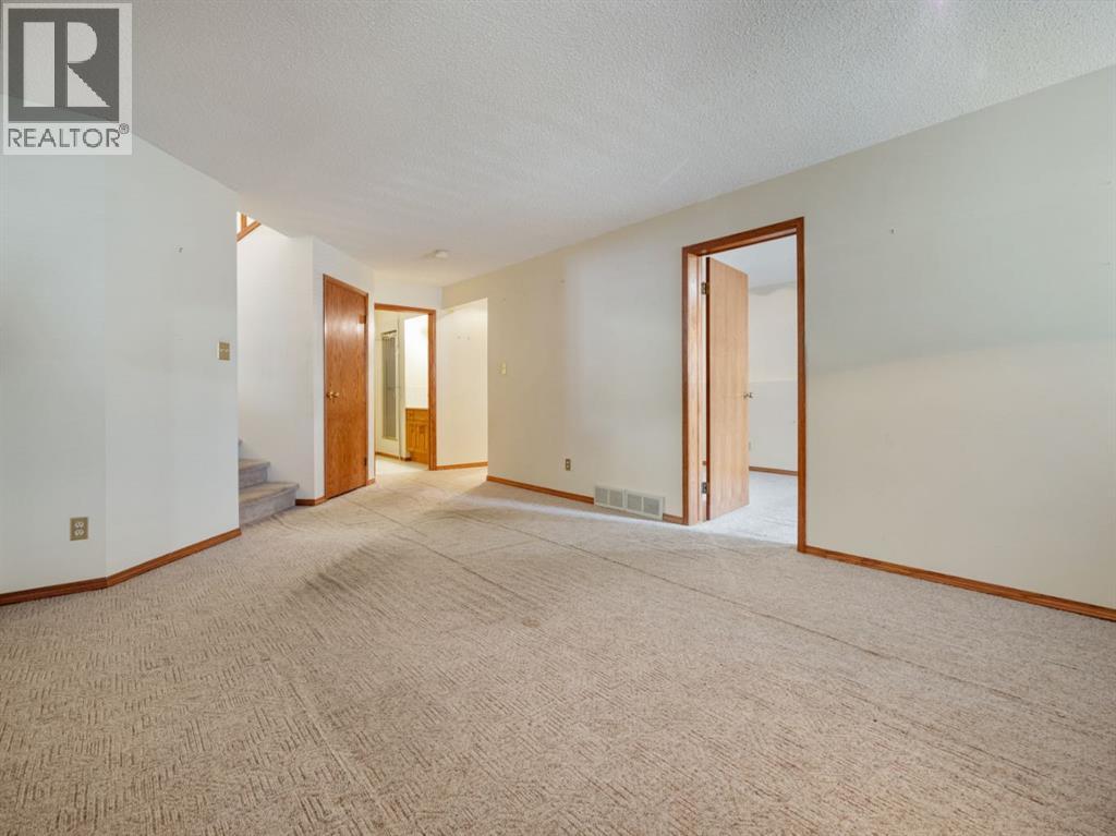 87 Edgewood Boulevard W, Lethbridge, Alberta  T1K 5Z5 - Photo 20 - A2255533