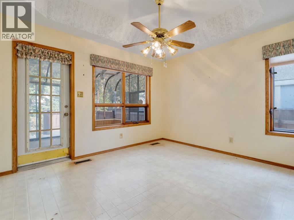 87 Edgewood Boulevard W, Lethbridge, Alberta  T1K 5Z5 - Photo 4 - A2255533