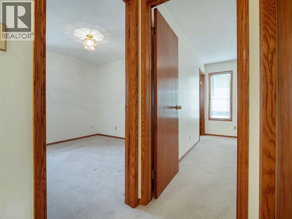 87 Edgewood Boulevard W, Lethbridge, Alberta  T1K 5Z5 - Photo 39 - A2255533