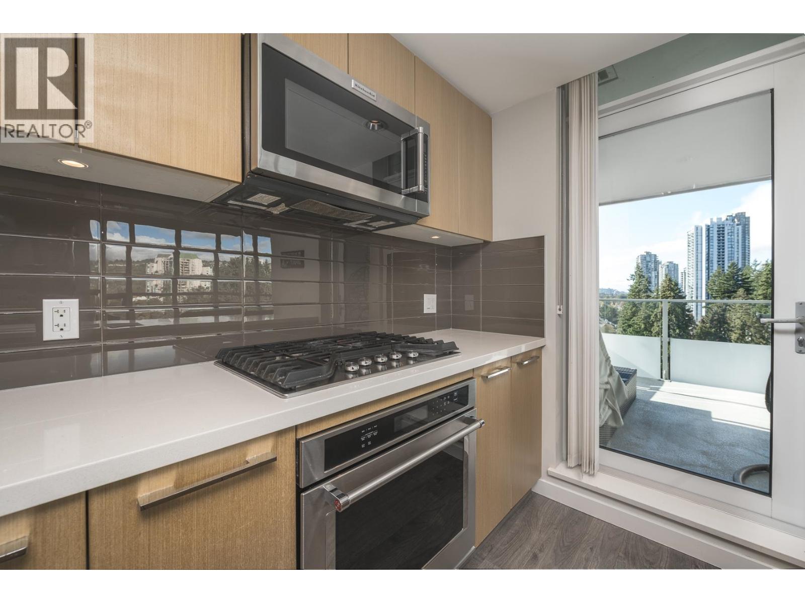 1508 3093 Windsor Gate, Coquitlam, British Columbia  V3B 0N2 - Photo 10 - R3061648