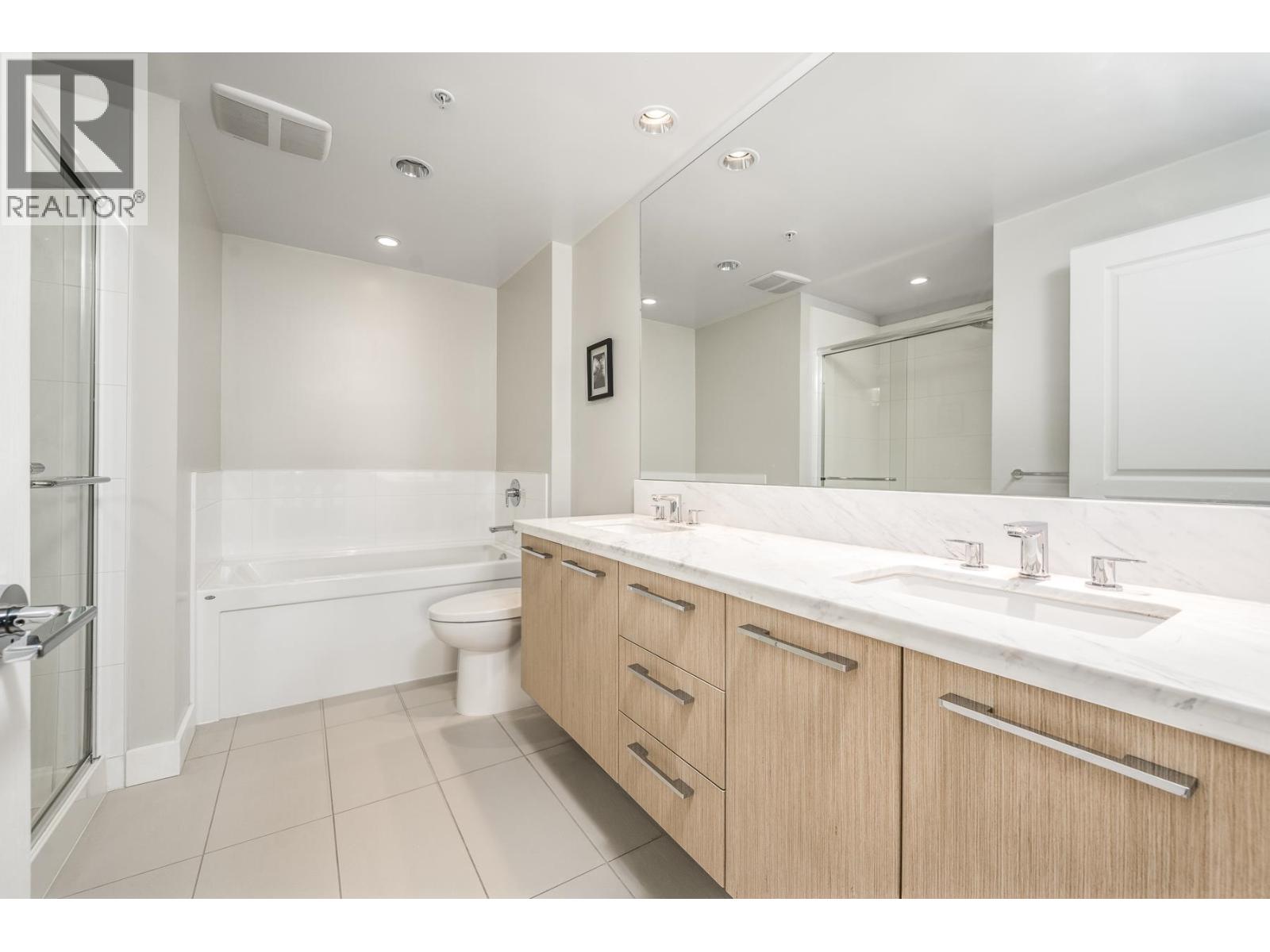 1508 3093 Windsor Gate, Coquitlam, British Columbia  V3B 0N2 - Photo 17 - R3061648