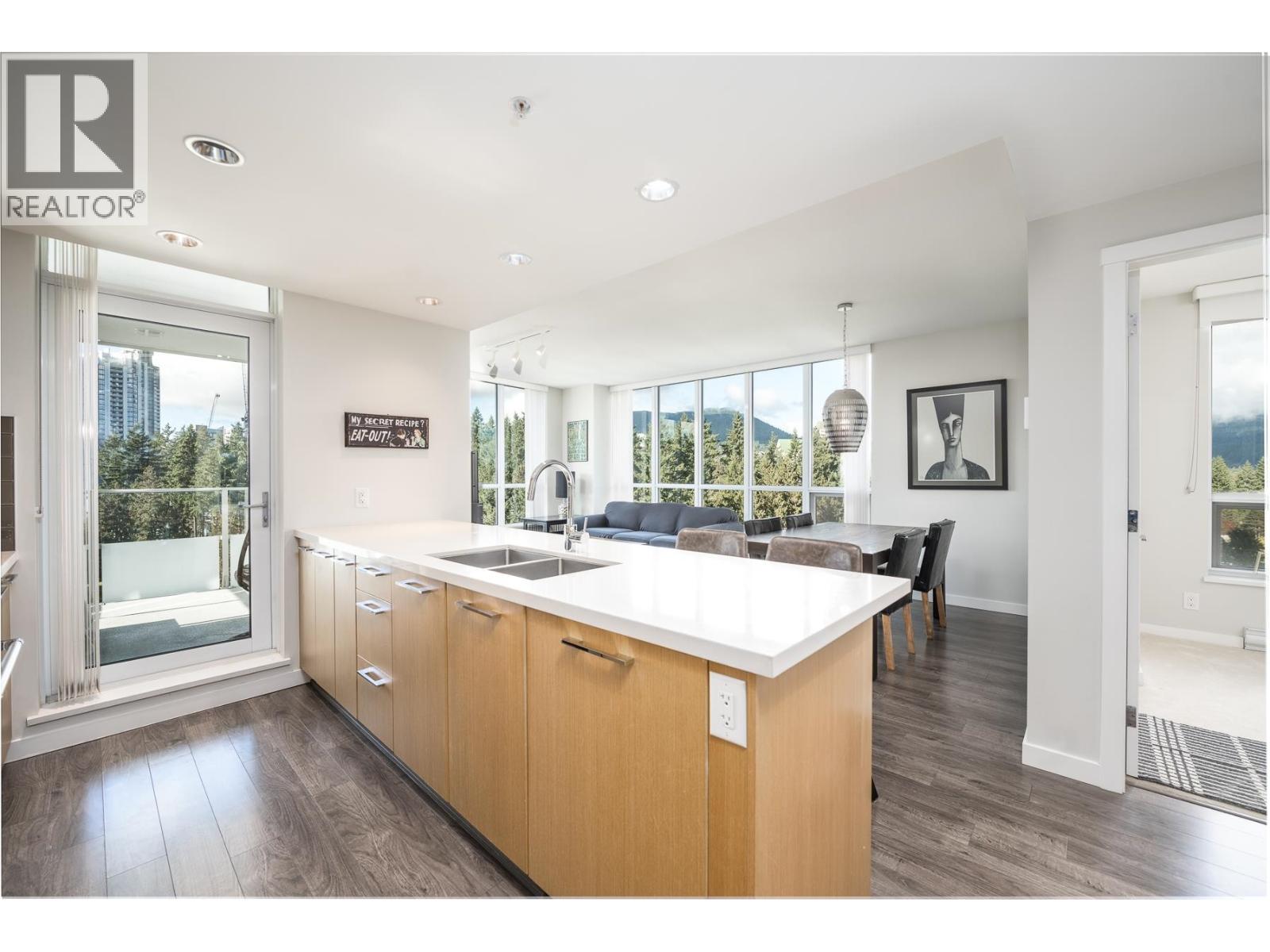 1508 3093 Windsor Gate, Coquitlam, British Columbia  V3B 0N2 - Photo 3 - R3061648