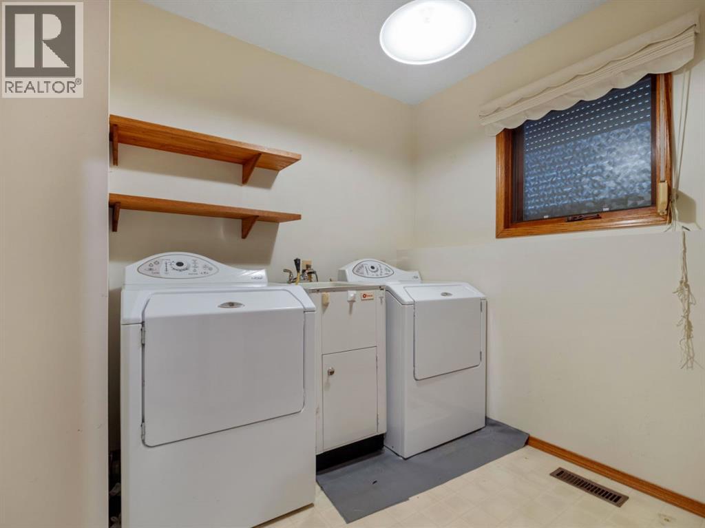 87 Edgewood Boulevard W, Lethbridge, Alberta  T1K 5Z5 - Photo 42 - A2255533