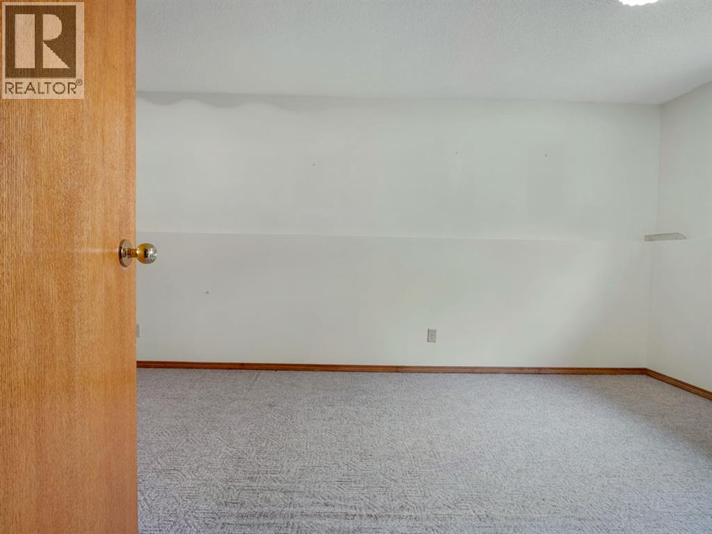 87 Edgewood Boulevard W, Lethbridge, Alberta  T1K 5Z5 - Photo 38 - A2255533