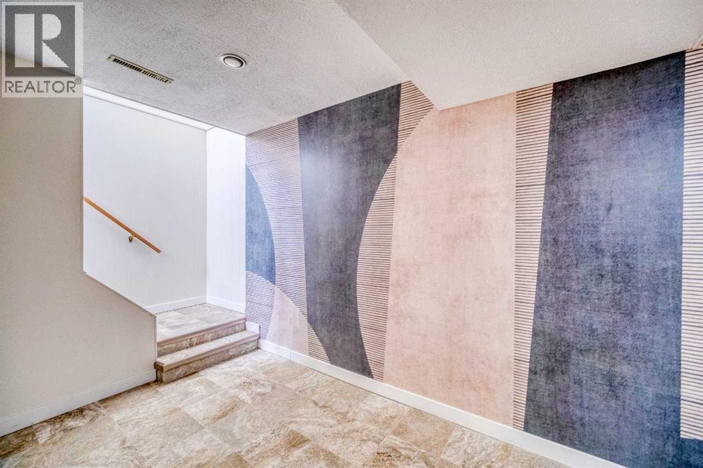 2715 63 Avenue Sw, Calgary, Alberta  T3E 5J6 - Photo 28 - A2255940