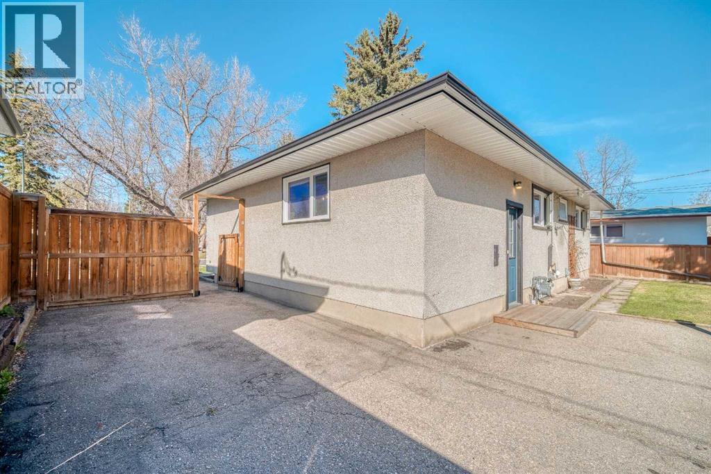 2715 63 Avenue Sw, Calgary, Alberta  T3E 5J6 - Photo 40 - A2255940