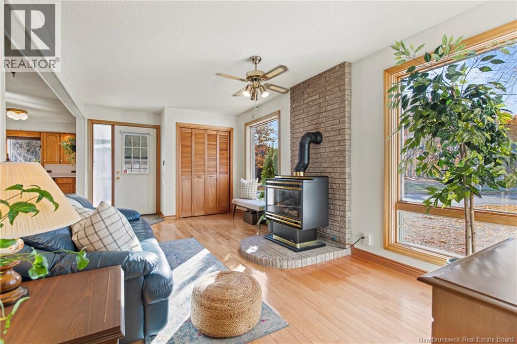 27 Grasse Circle, Fredericton, New Brunswick  E3A 7S8 - Photo 17 - NB129106