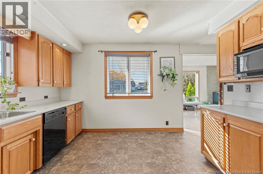 27 Grasse Circle, Fredericton, New Brunswick  E3A 7S8 - Photo 21 - NB129106