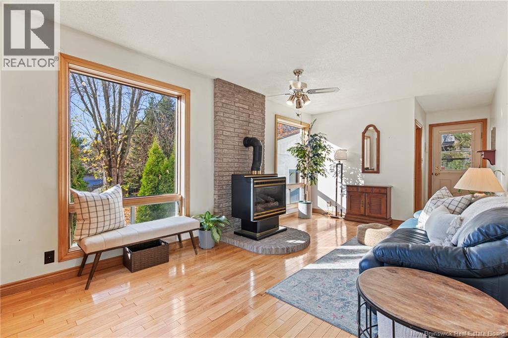27 Grasse Circle, Fredericton, New Brunswick  E3A 7S8 - Photo 3 - NB129106