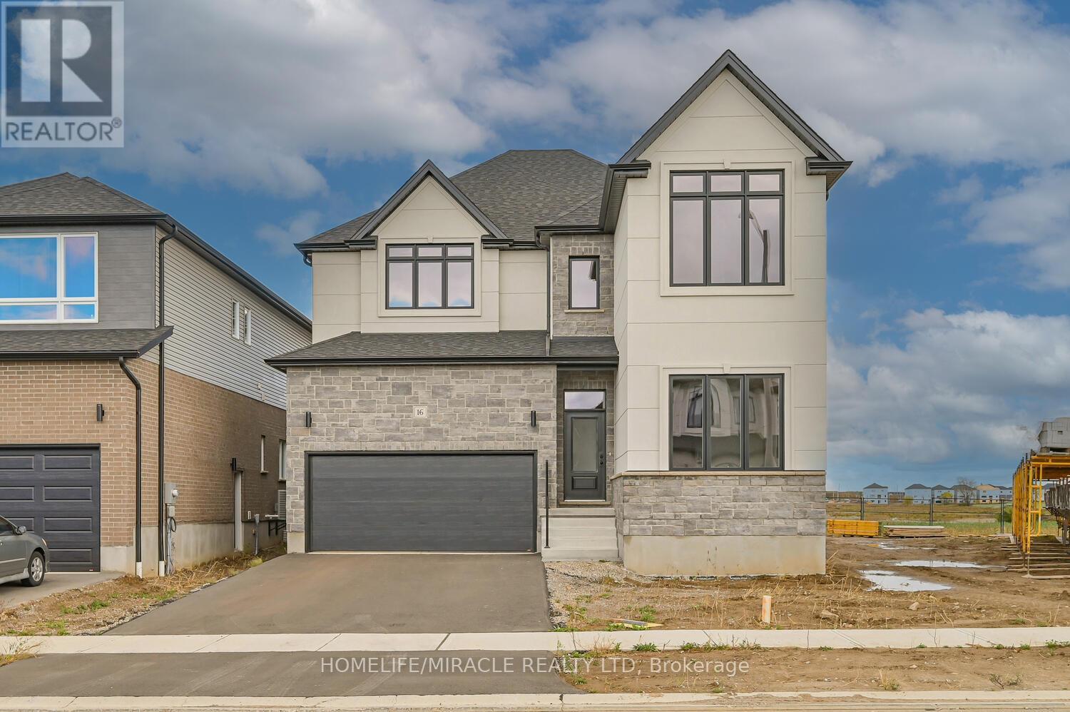 16 MUNN CRESCENT, Brant, Ontario