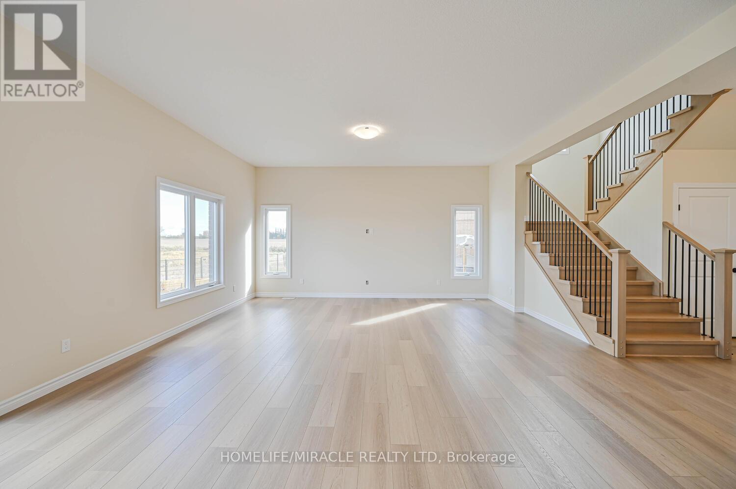 16 Munn Crescent, Brant, Ontario  N3L 0N3 - Photo 10 - X12480809