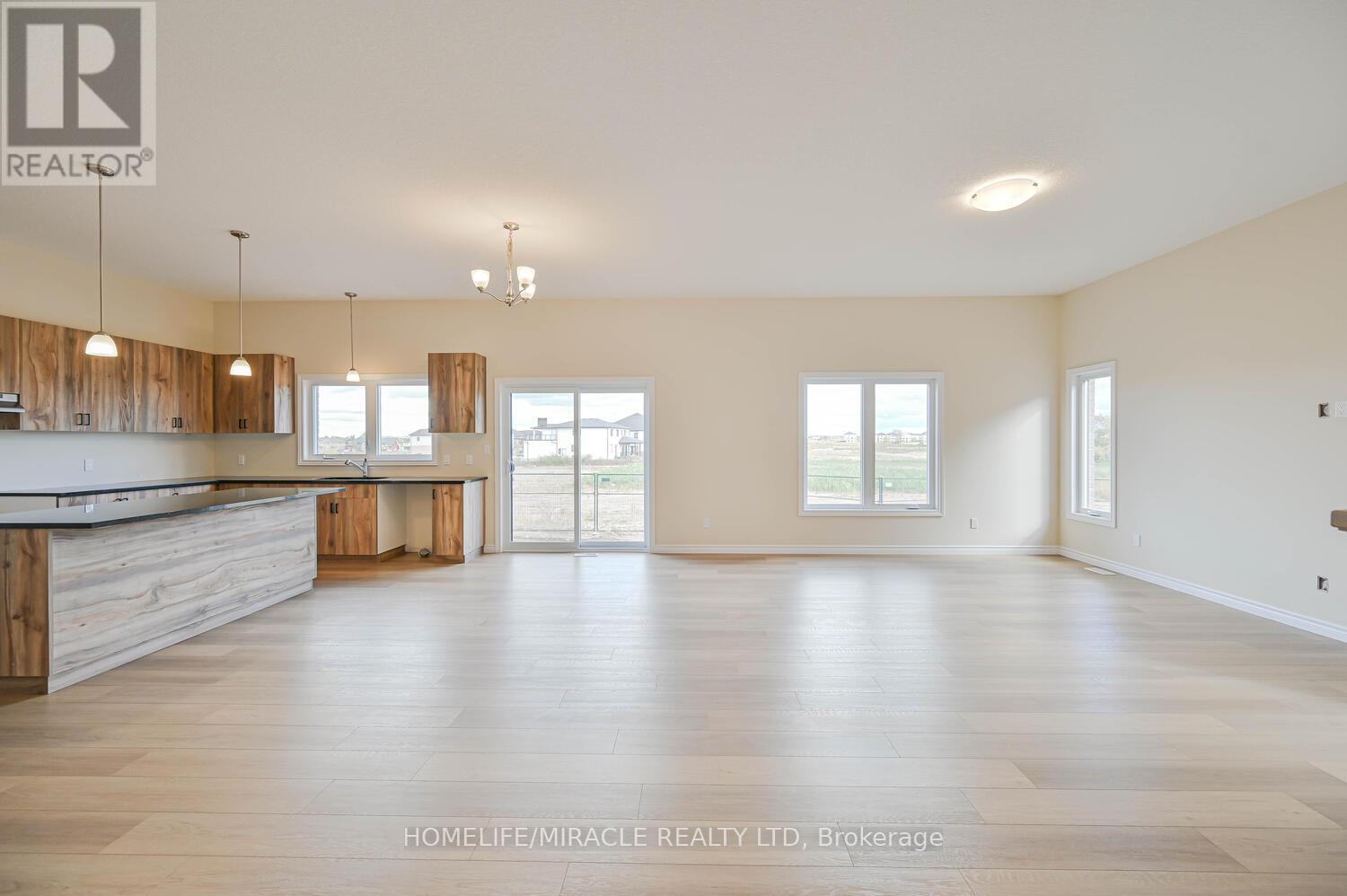 16 Munn Crescent, Brant, Ontario  N3L 0N3 - Photo 12 - X12480809
