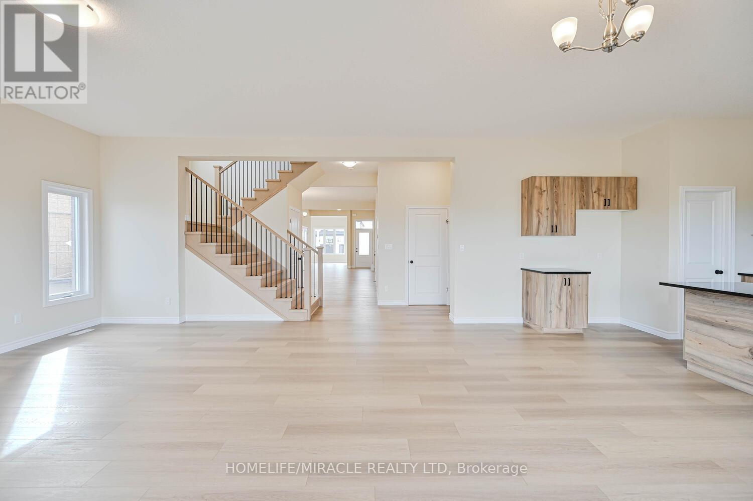 16 Munn Crescent, Brant, Ontario  N3L 0N3 - Photo 13 - X12480809