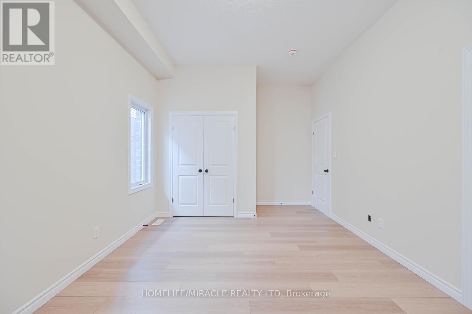 16 Munn Crescent, Brant, Ontario  N3L 0N3 - Photo 15 - X12480809